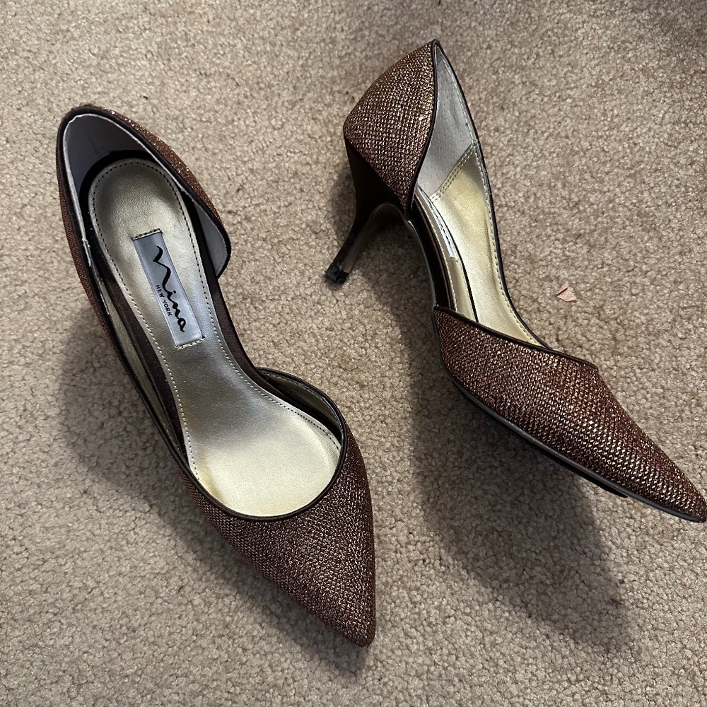 NINA NEW YORK metallic kitten heals size 6.5